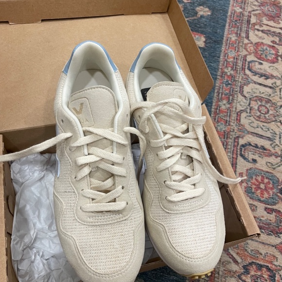 Veja  Rio Branco women’s sz 9 - Picture 13 of 13